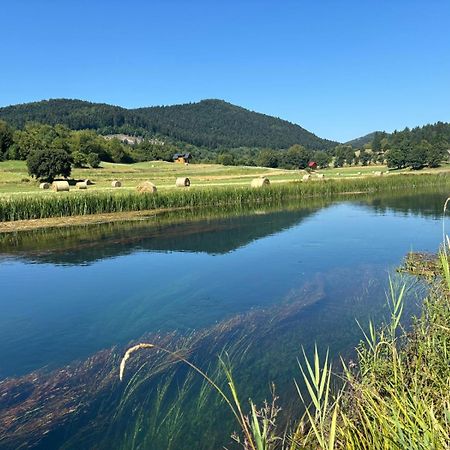 Apartman Fenestra S Terasom I Pogledom Na Gacku Otocac Luaran gambar