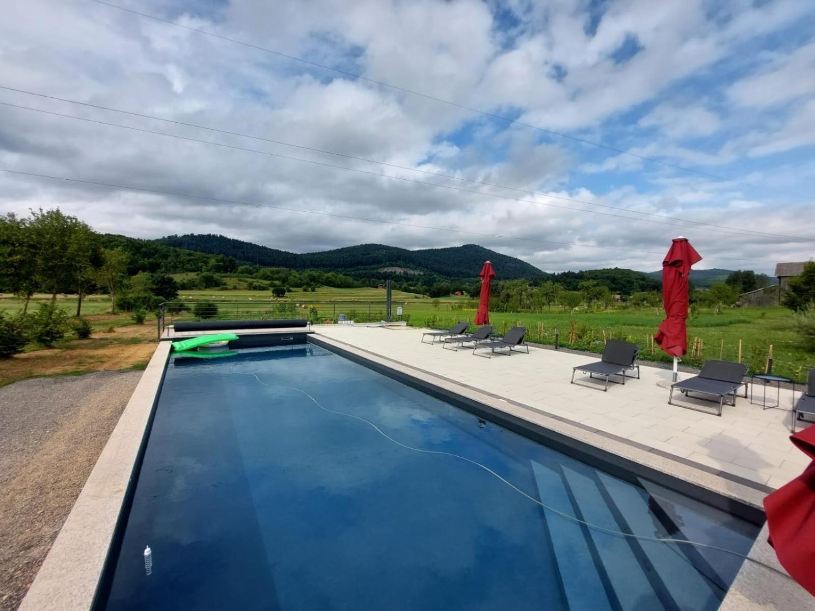 Apartman Fenestra S Terasom I Pogledom Na Gacku Otocac Luaran gambar